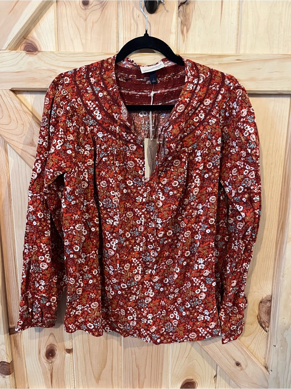 Universal Thread Floral Burgundy Blouse Size S NWT